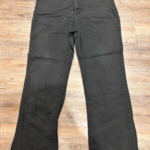 Bill Blass Women’s 14 Triangular Fit Stretch Bootcut Black Denim Jeans